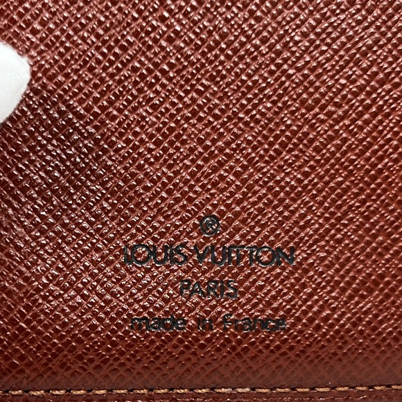 Vintage Louis Vuitton Monogram Viennois Wallet (2001) - Picture 12 of 17